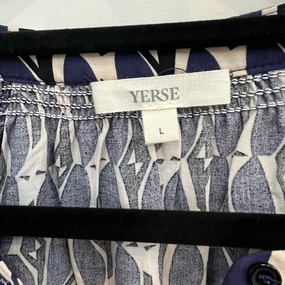 NWOT Yerse long sleeve blouse with gathered neck & sleeves. - Picture 4 of 10